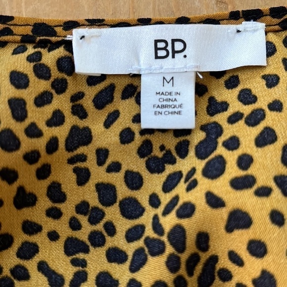 nwt BP SMOCKED SURPLICE TOP BLOUSE LEOPARD PRINT Medium - Picture 15 of 16